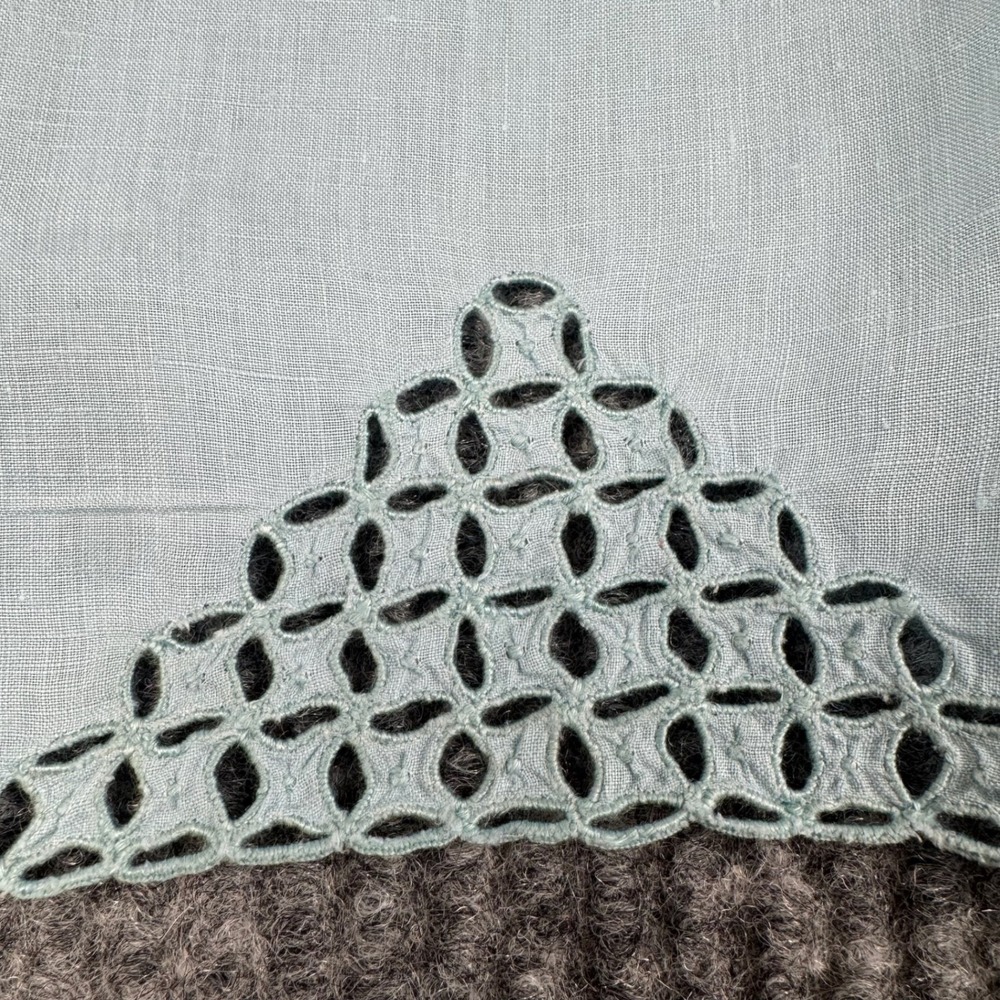 Vtg Mid Century Guest Towels SET 2 Blue Cutwork Embroidery Scalloped Powder Room